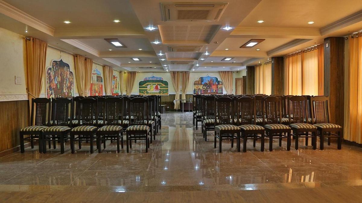 Continento The Classic Hotel Tirur Bagian luar foto